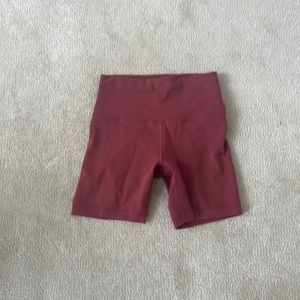 Lululemon Wunder Under Train 6” short size 6